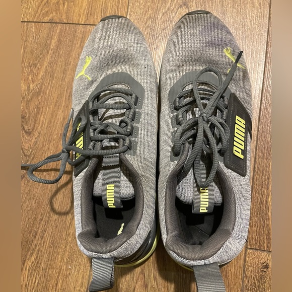 PUMA Shoes - Picture 2 of 4